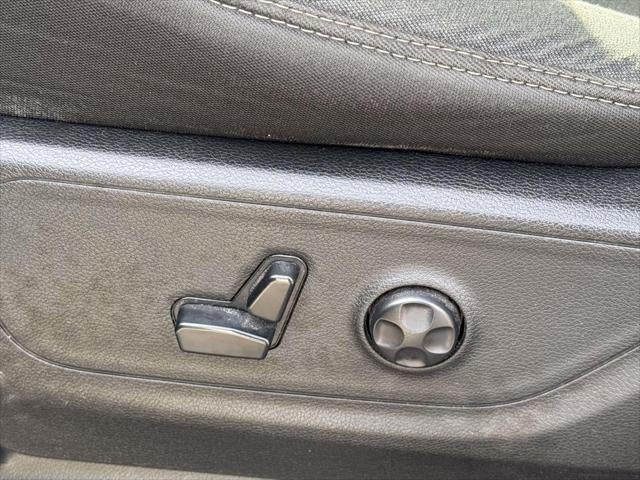 2019 RAM 1500 Big Horn/Lone Star Crew Cab 4x4 57' Box