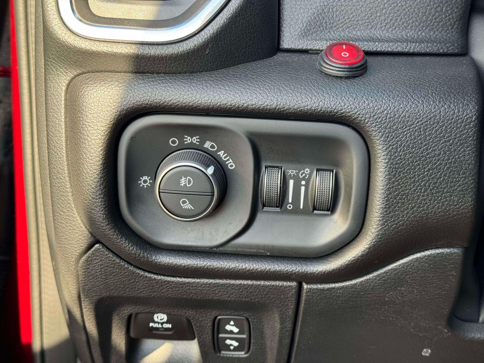 2024 RAM 1500 Laramie Crew Cab 4x4 57' Box