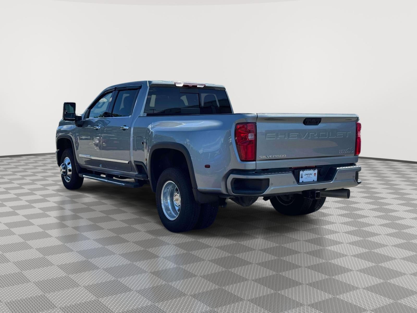 2025 Chevrolet Silverado 3500HD Crew Cab, Long Bed, High Country Dual Rear Wheel, 4WD