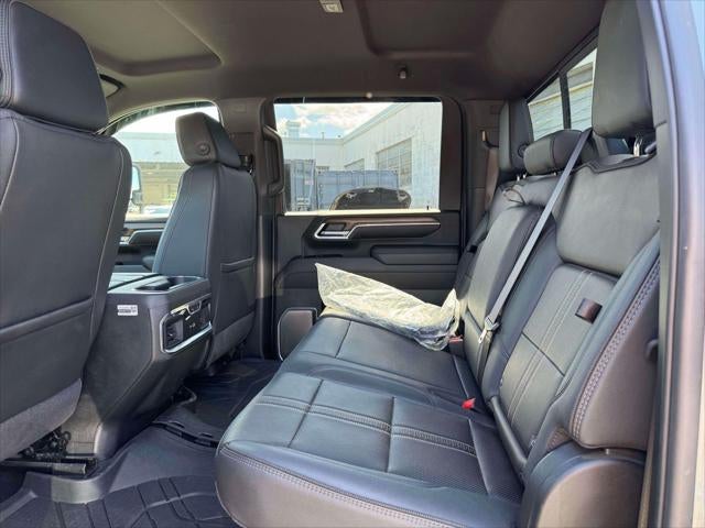 2025 Chevrolet Silverado 3500HD Crew Cab, Long Bed, High Country Dual Rear Wheel, 4WD