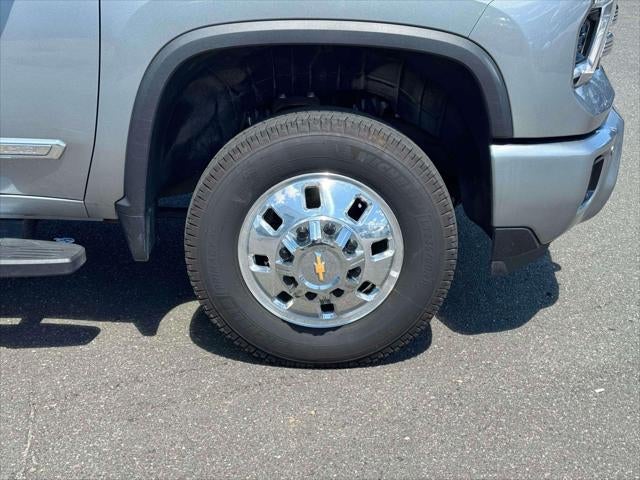 2025 Chevrolet Silverado 3500HD Crew Cab, Long Bed, High Country Dual Rear Wheel, 4WD