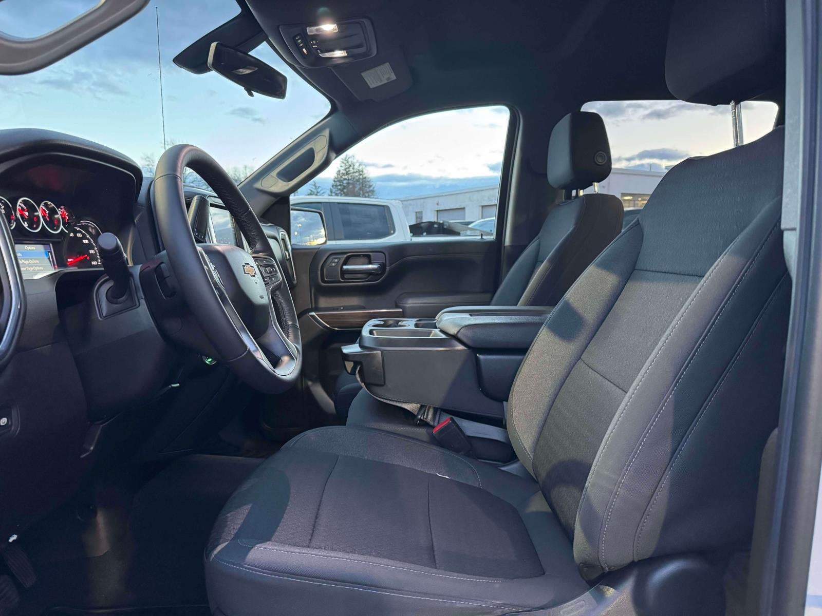 2022 Chevrolet Silverado 1500 LTD 4WD Crew Cab Short Bed LT with 2FL