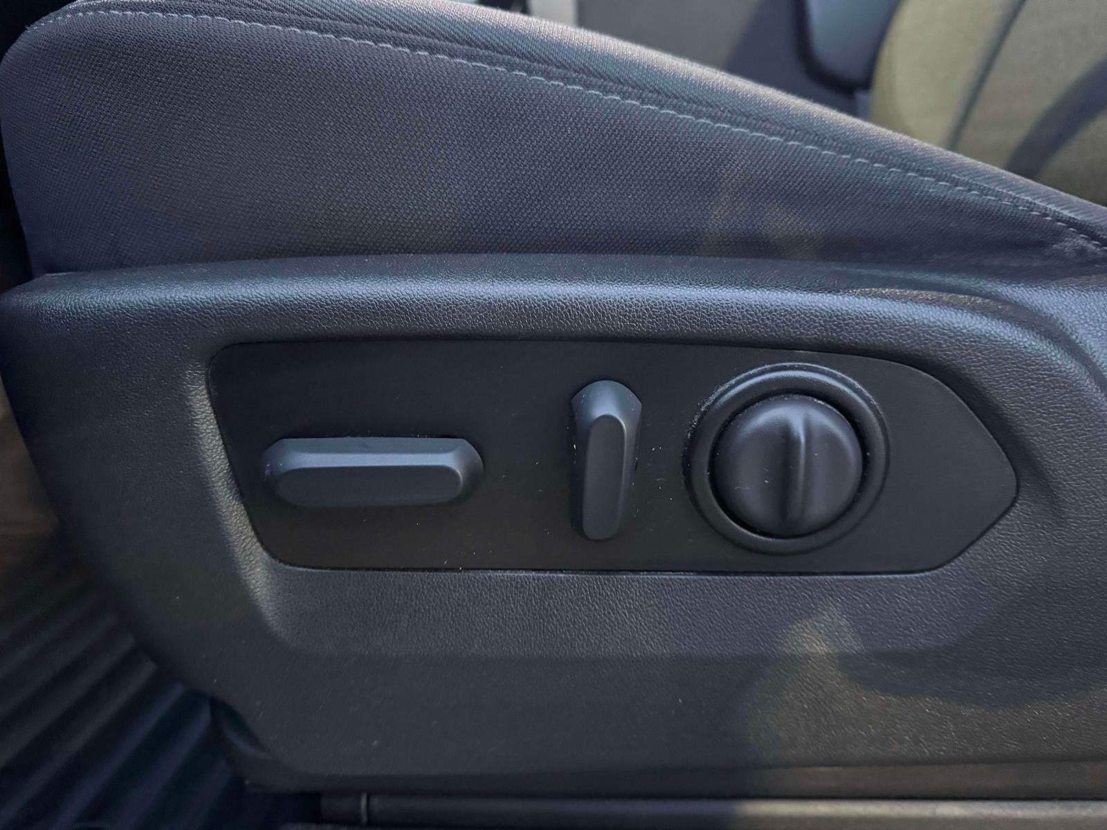 2022 Chevrolet Silverado 1500 LTD 4WD Crew Cab Short Bed LT with 2FL