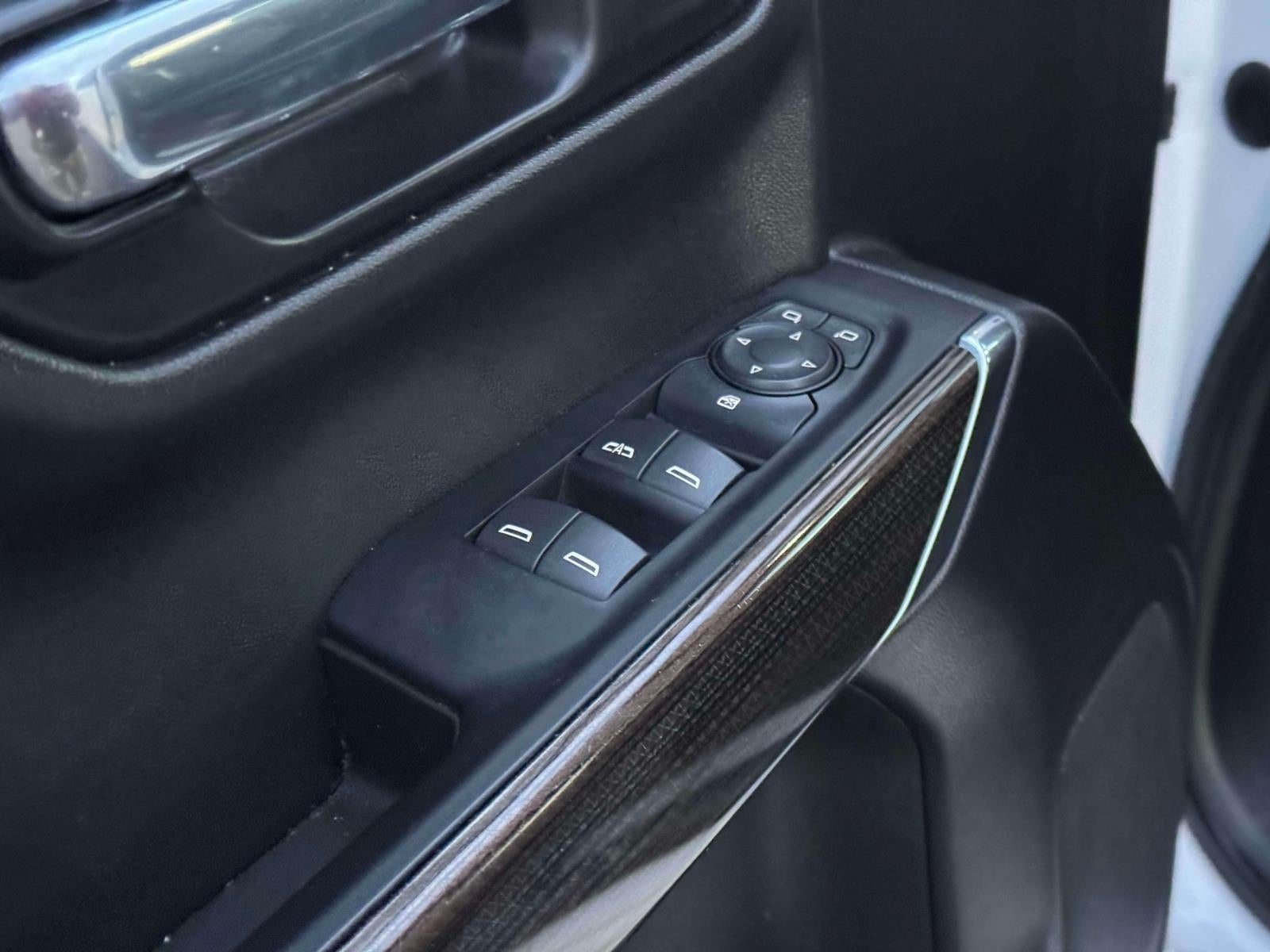 2022 Chevrolet Silverado 1500 LTD 4WD Crew Cab Short Bed LT with 2FL