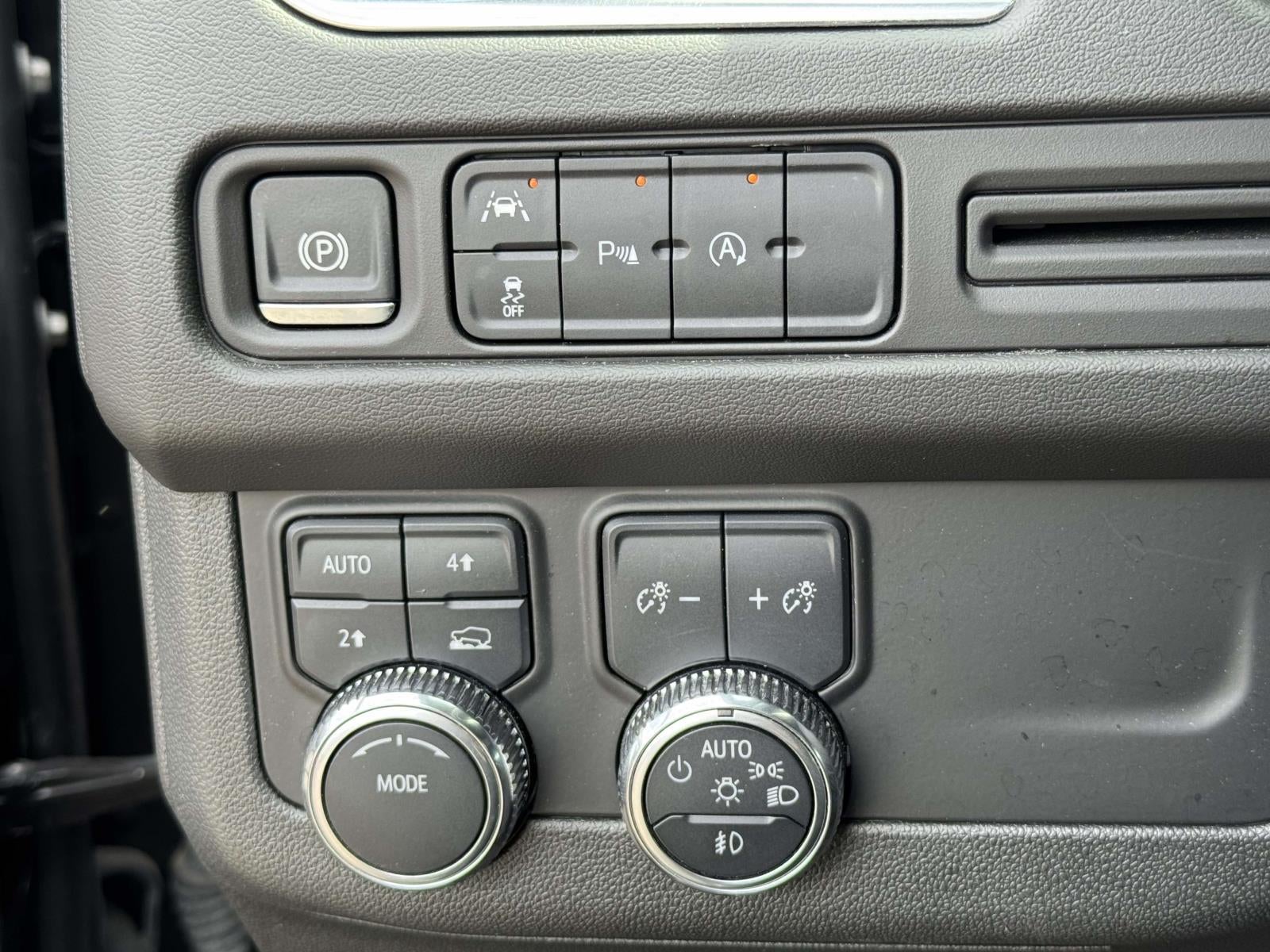 2024 GMC Yukon XL 4WD SLT