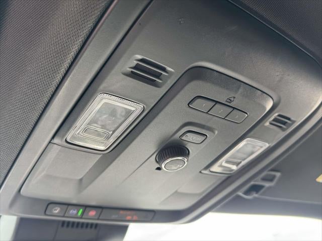 2024 GMC Yukon XL 4WD SLT