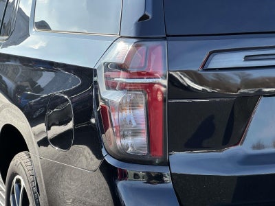 2022 Chevrolet Suburban 4WD RST