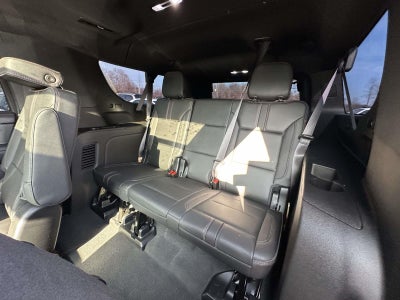 2022 Chevrolet Suburban 4WD RST