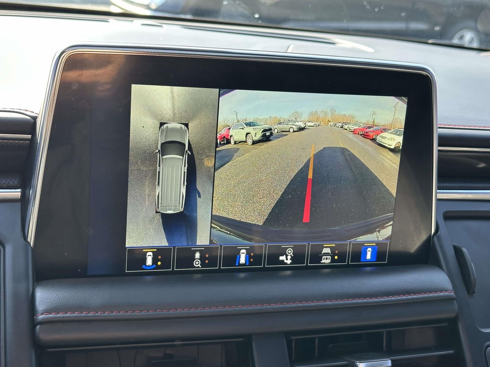 2022 Chevrolet Suburban 4WD RST