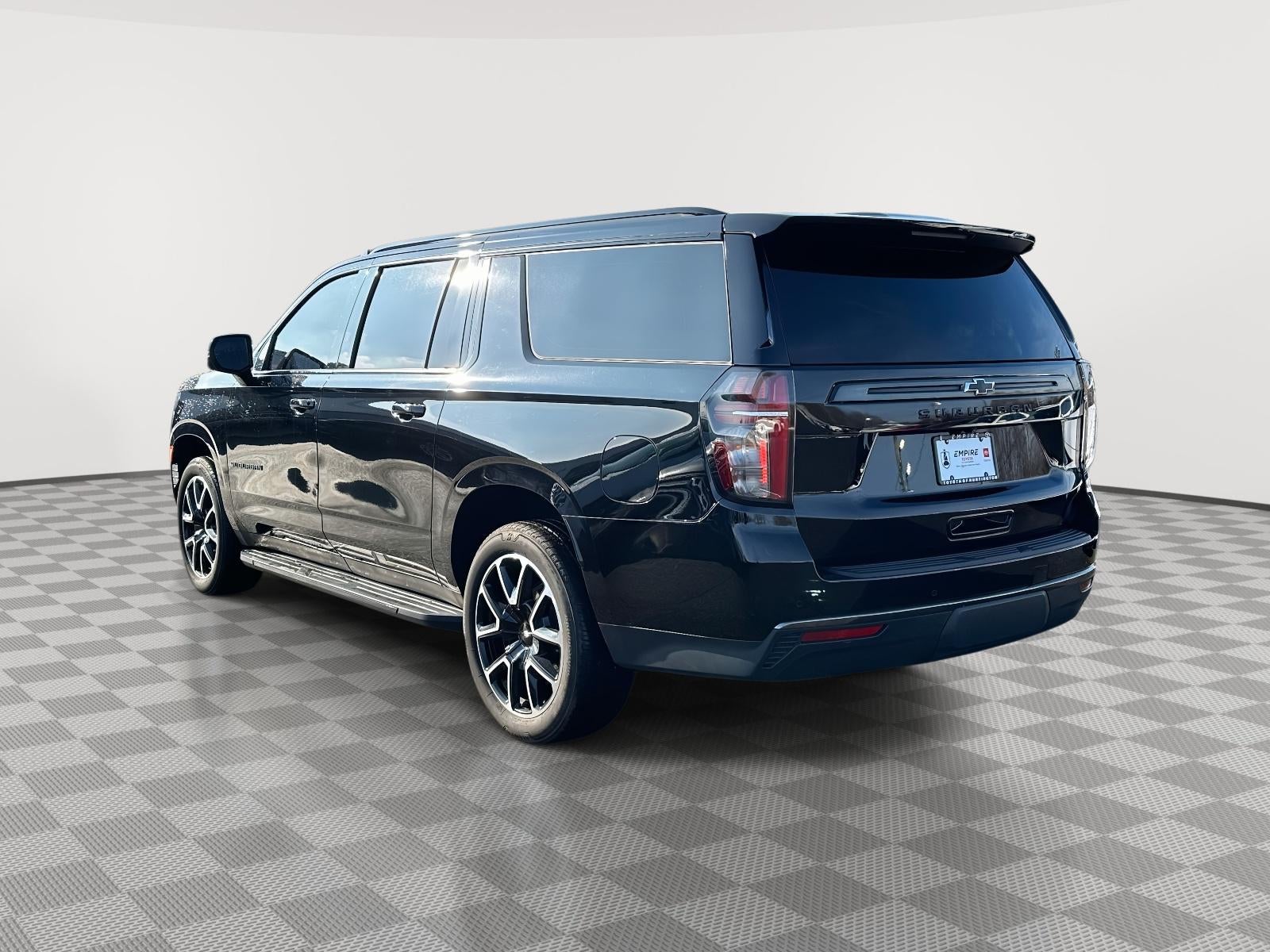 2022 Chevrolet Suburban 4WD RST
