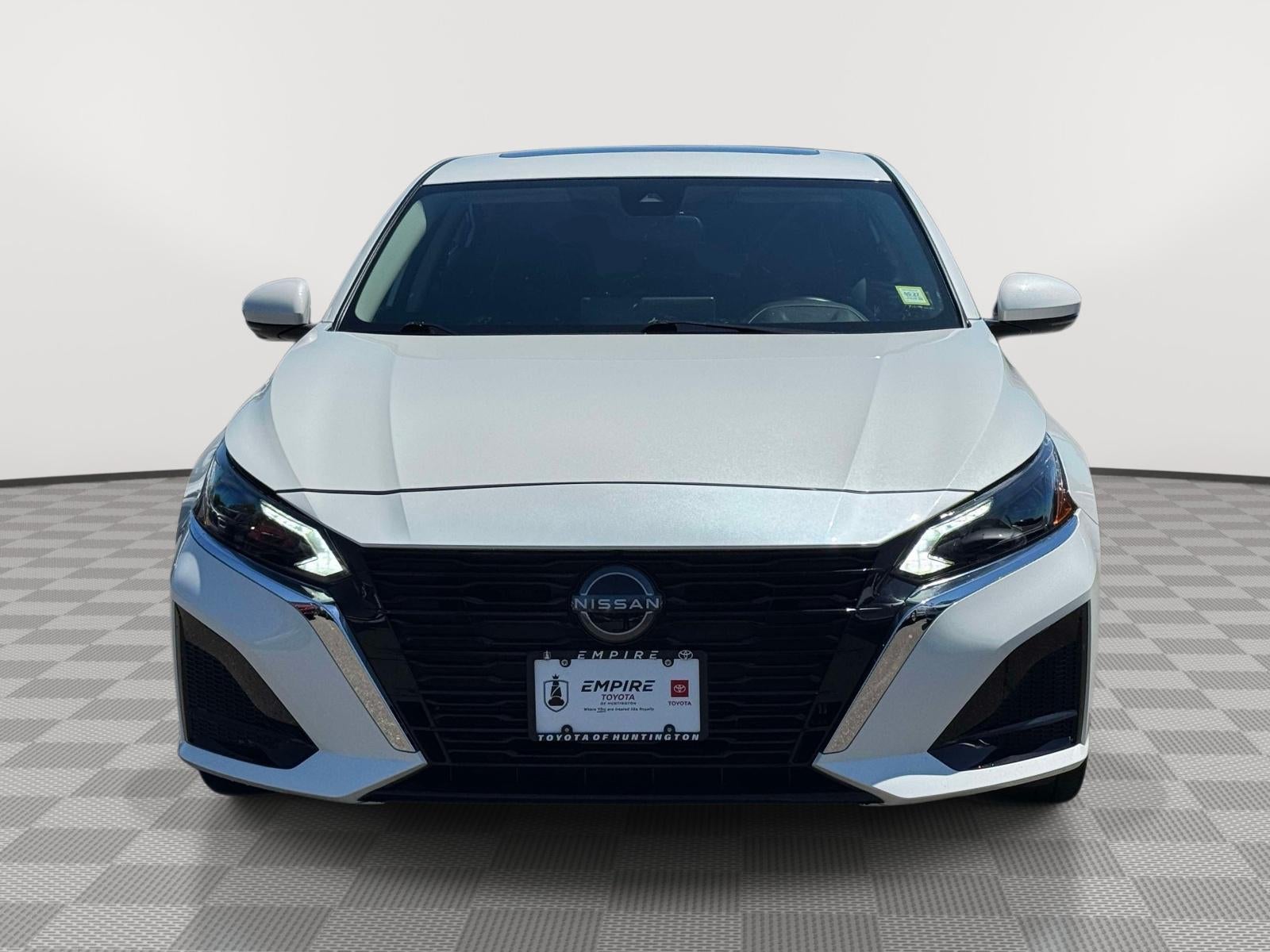 2023 Nissan Altima SL FWD