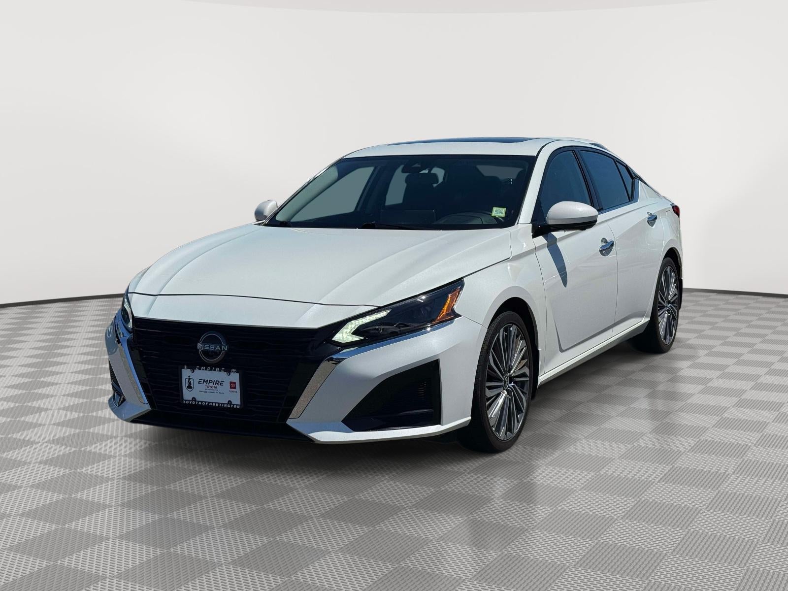2023 Nissan Altima SL FWD