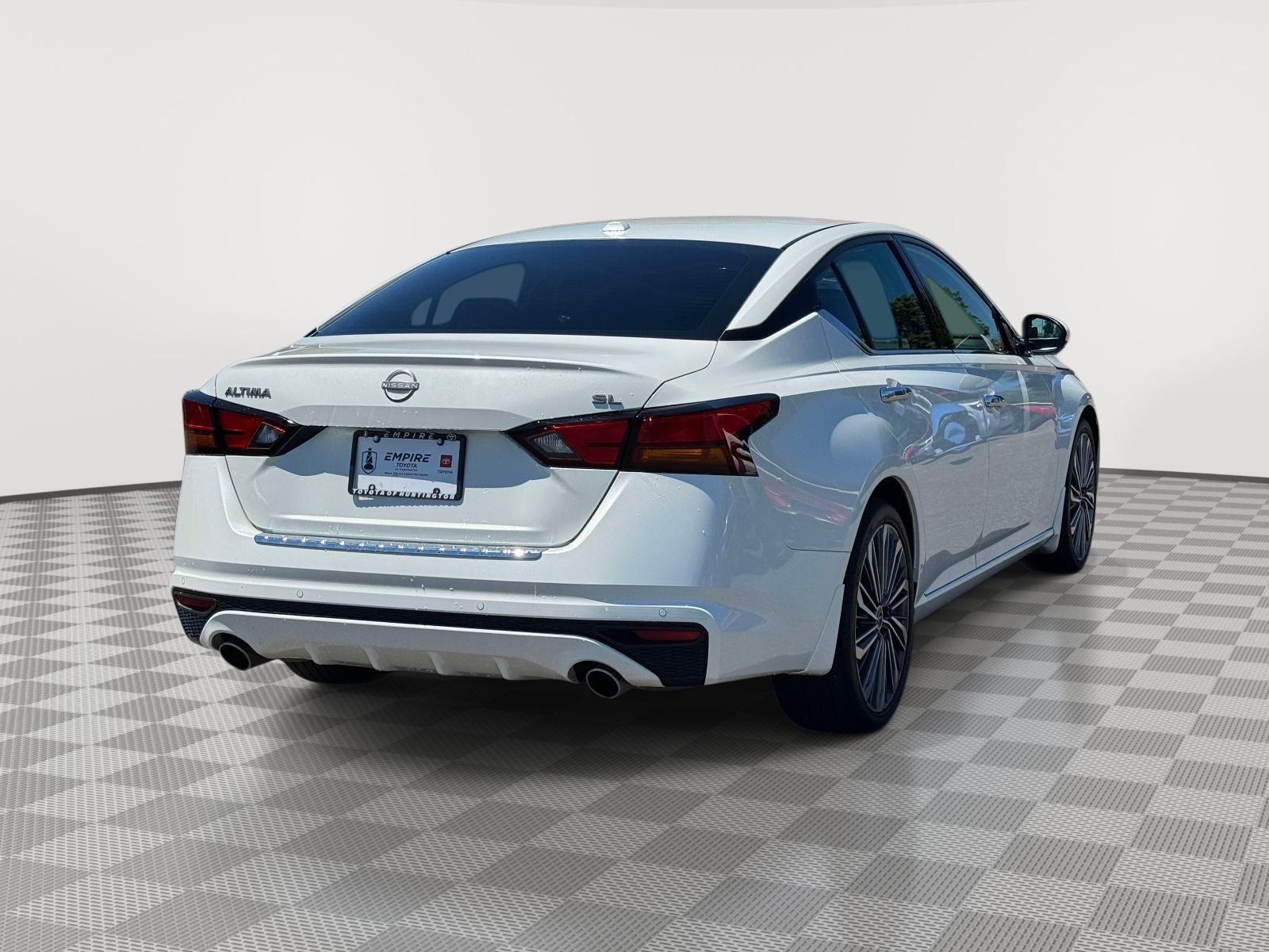 2023 Nissan Altima SL FWD