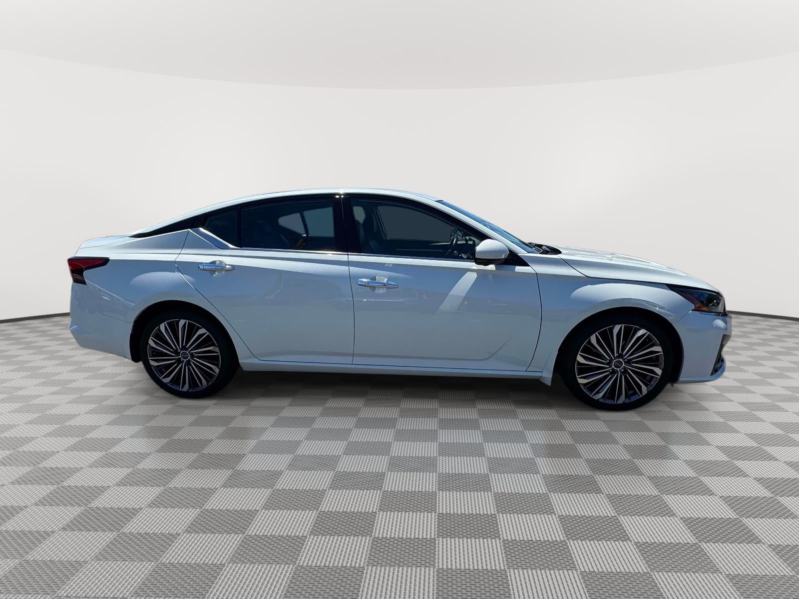 2023 Nissan Altima SL FWD