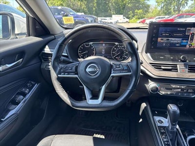 2023 Nissan Altima SL FWD