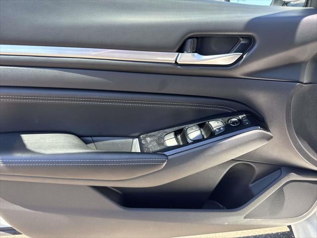 2023 Nissan Altima SL FWD