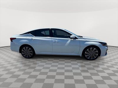 2023 Nissan Altima SL FWD