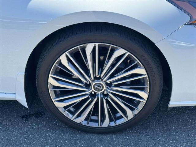 2023 Nissan Altima SL FWD