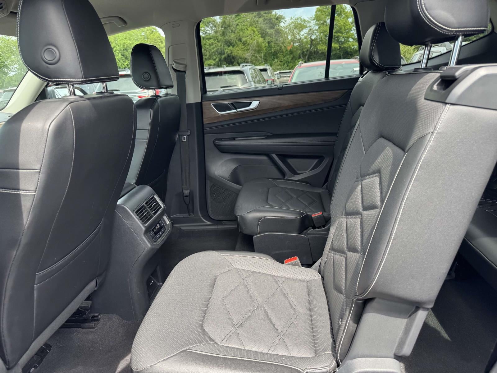 2024 Volkswagen Atlas 2.0T SE w/Technology