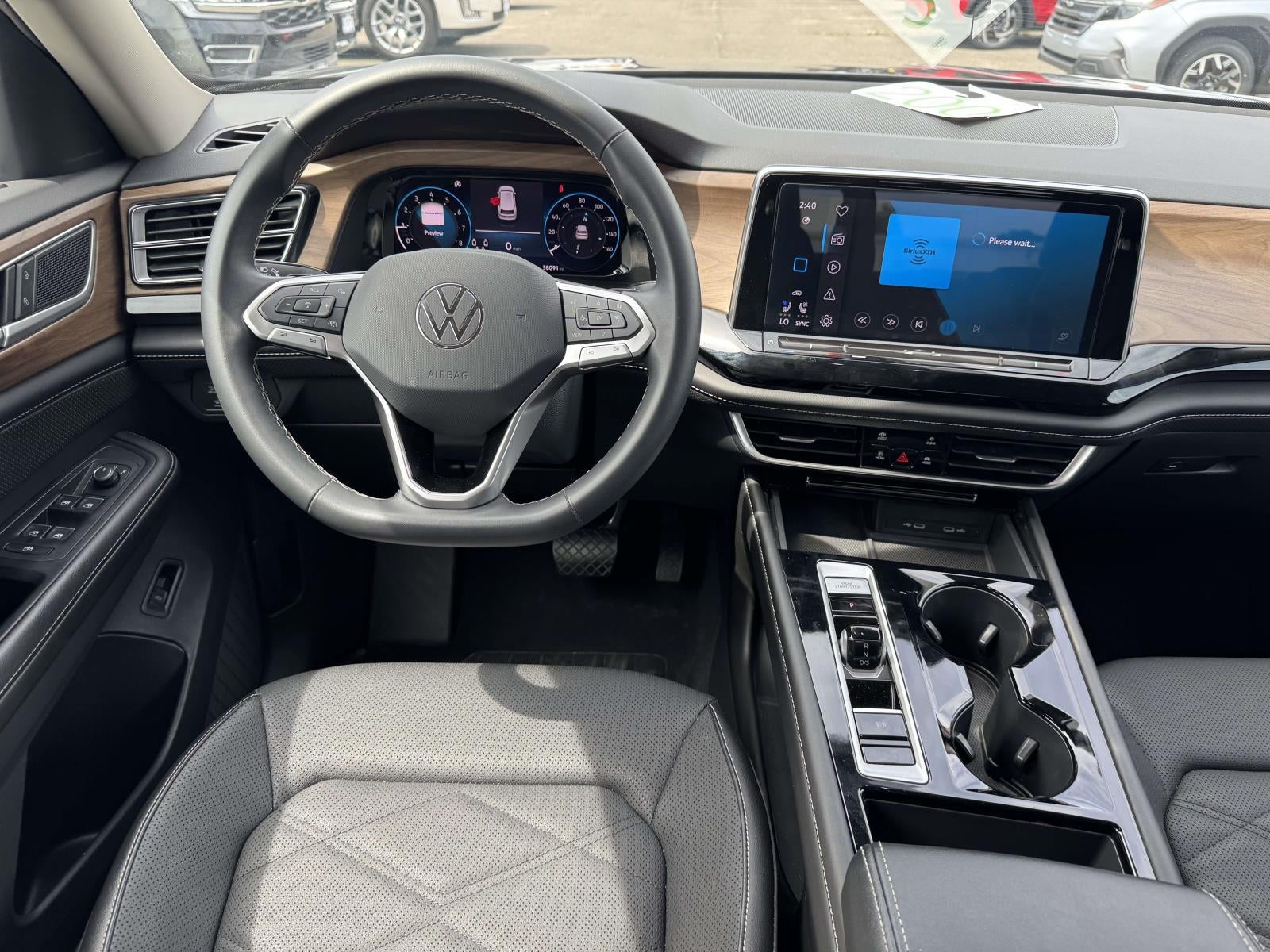 2024 Volkswagen Atlas 2.0T SE w/Technology