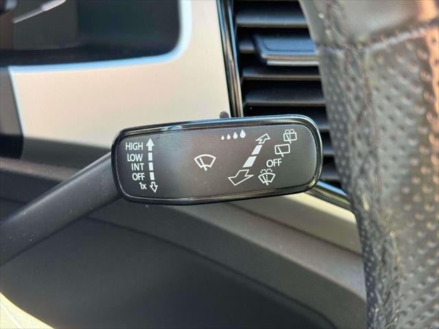 2023 Volkswagen Atlas 3.6L V6 SEL R-Line Black