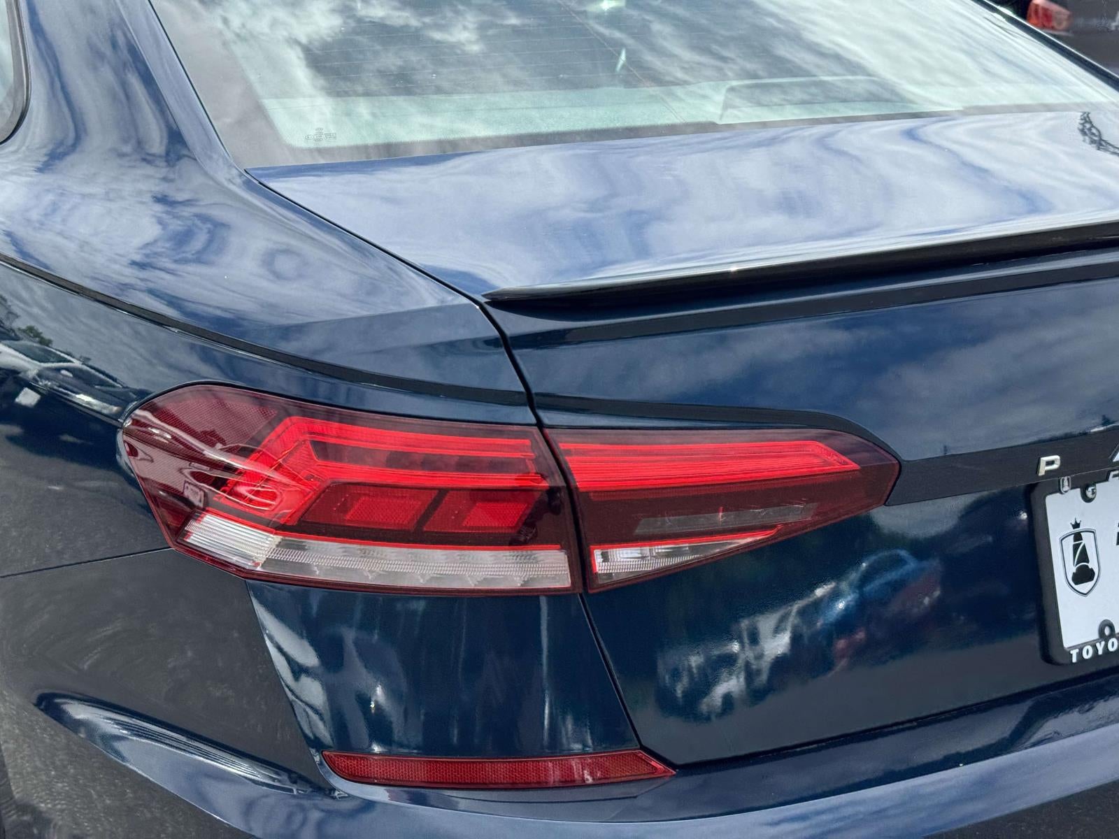 2021 Volkswagen Passat 2.0T R-Line