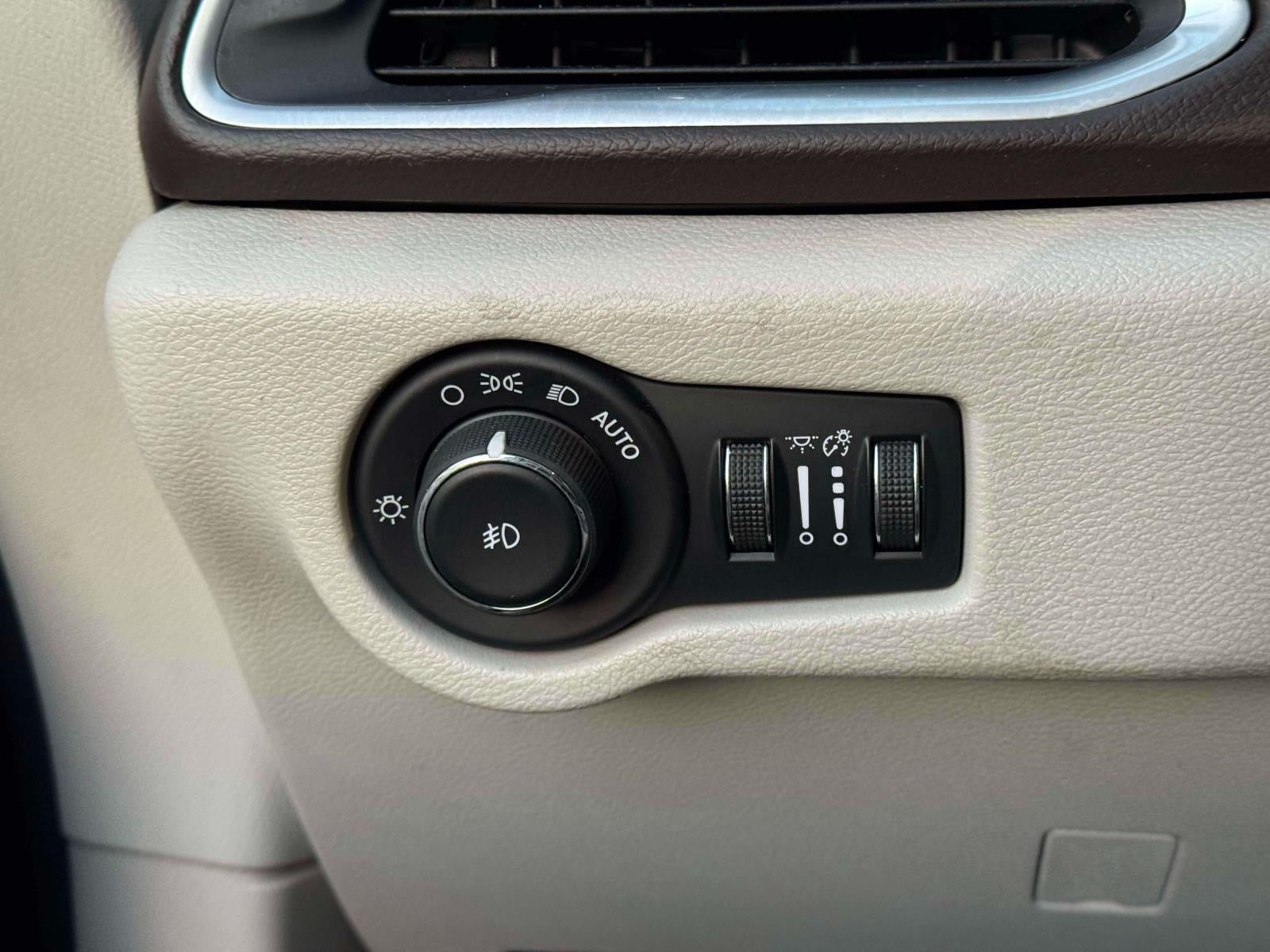 2017 Chrysler Pacifica Touring-L Plus