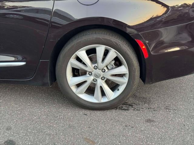 2017 Chrysler Pacifica Touring-L Plus