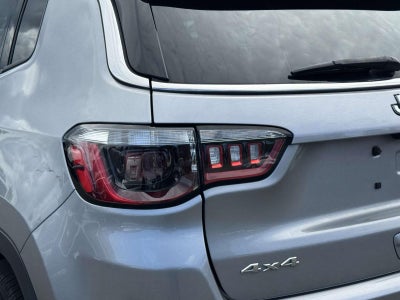 2022 Jeep Compass Latitude Lux 4x4
