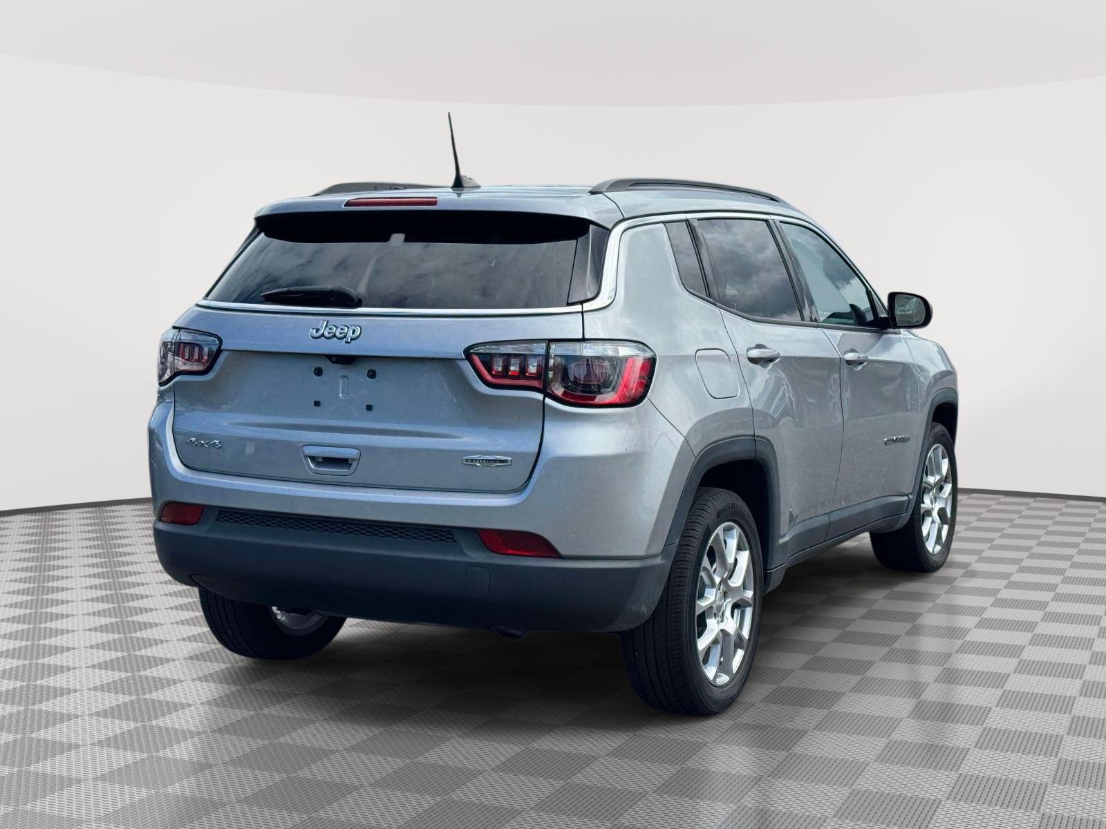 2022 Jeep Compass Latitude Lux 4x4