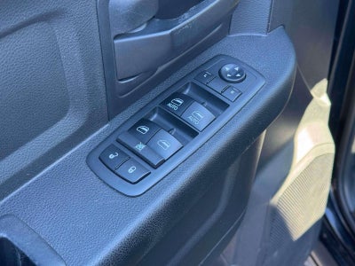 2018 RAM 1500 Express Crew Cab 4x4 57' Box