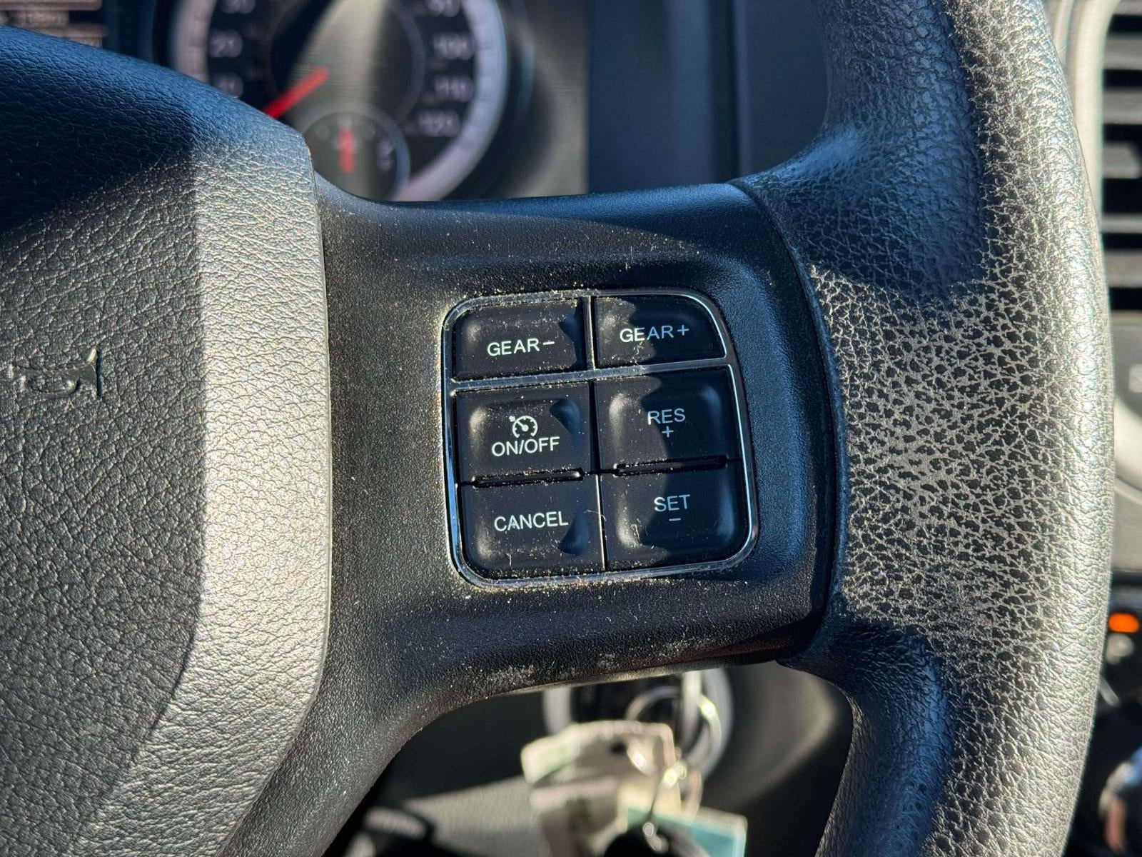 2018 RAM 1500 Express Crew Cab 4x4 57' Box