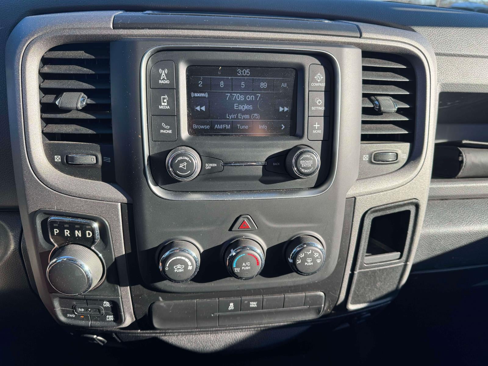 2018 RAM 1500 Express Crew Cab 4x4 57' Box