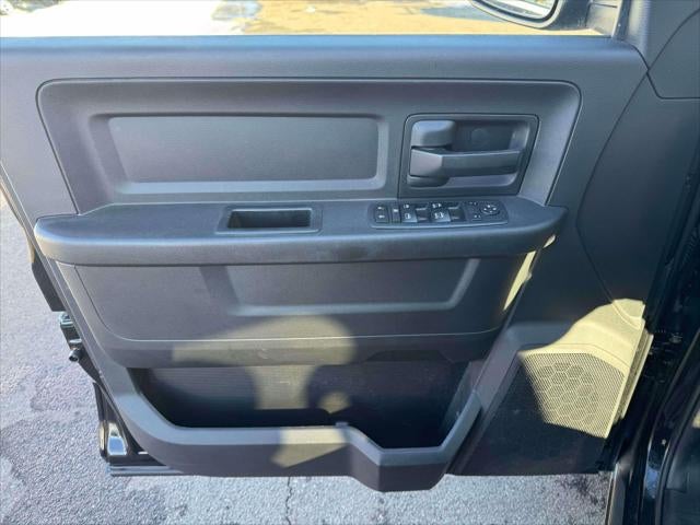 2018 RAM 1500 Express Crew Cab 4x4 57' Box