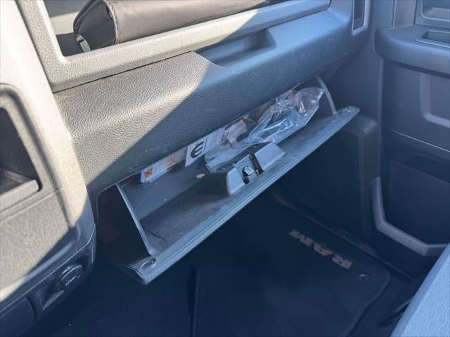 2018 RAM 1500 Express Crew Cab 4x4 57' Box