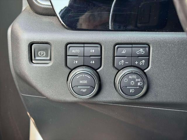 2022 Chevrolet Silverado 1500 4WD Crew Cab Short Bed LT Trail Boss