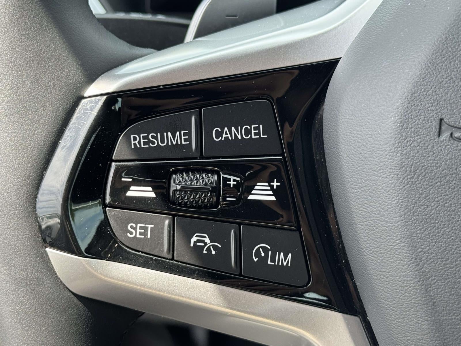 2025 BMW 330i xDrive