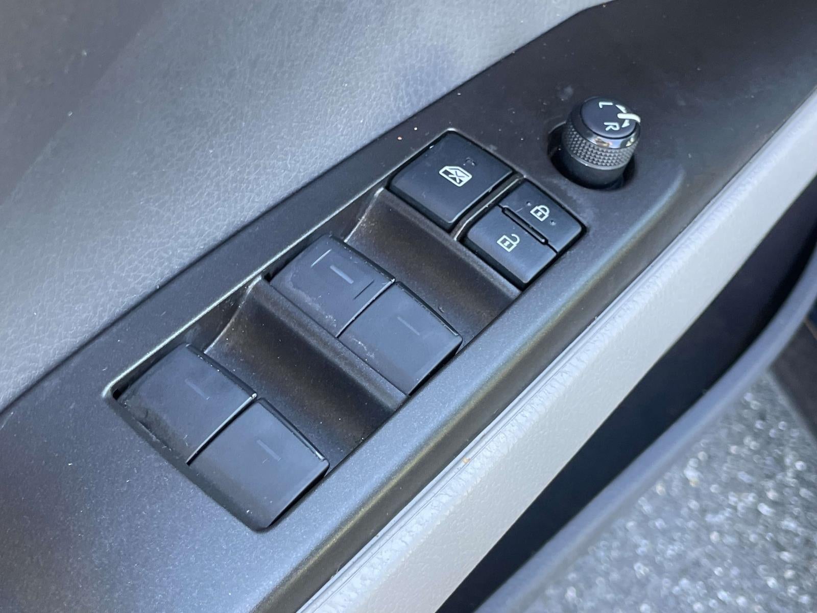 2022 Toyota Camry Hybrid LE