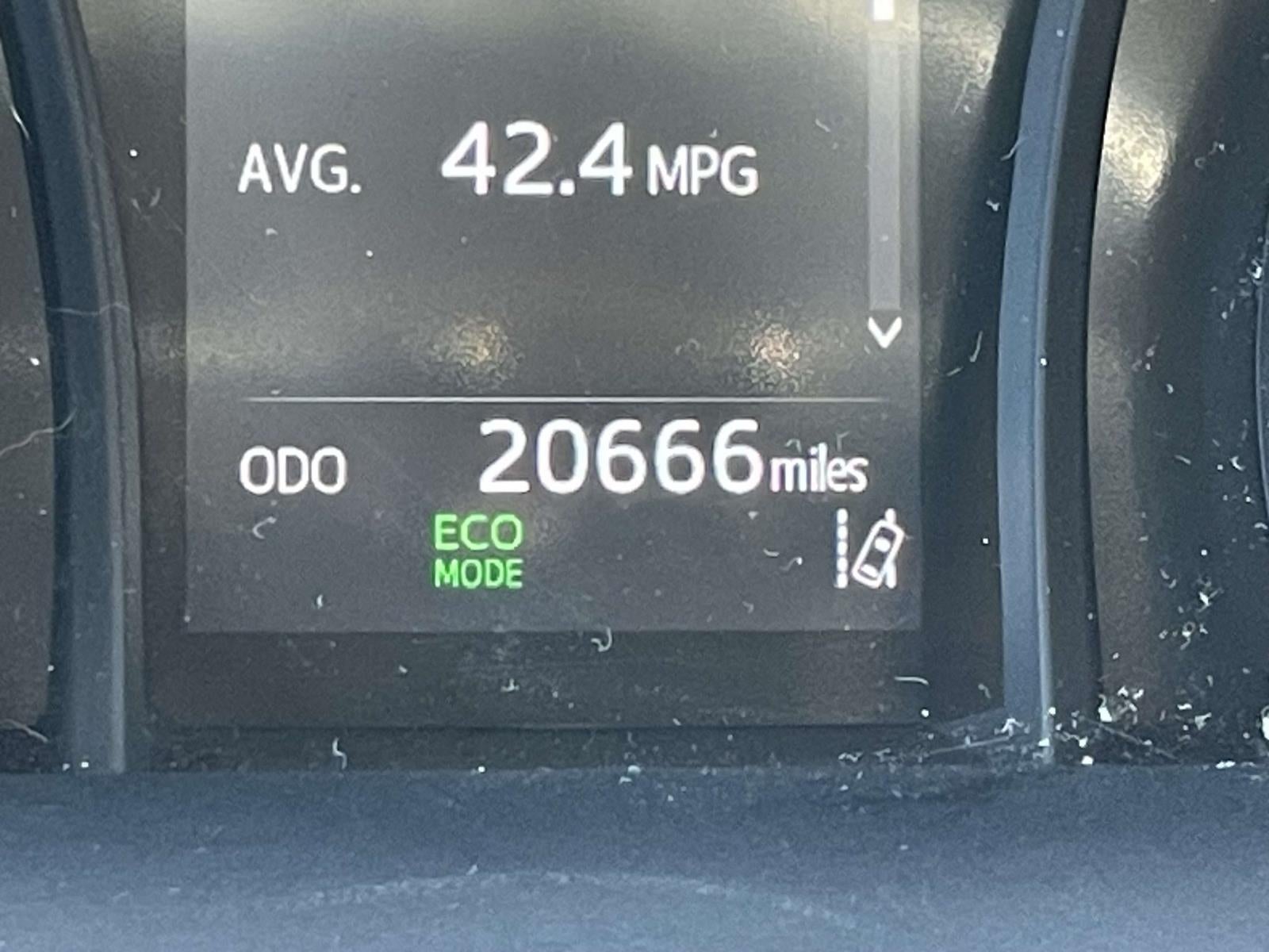 2022 Toyota Camry Hybrid LE