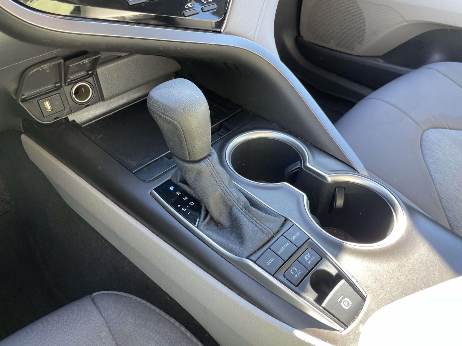 2022 Toyota Camry Hybrid LE