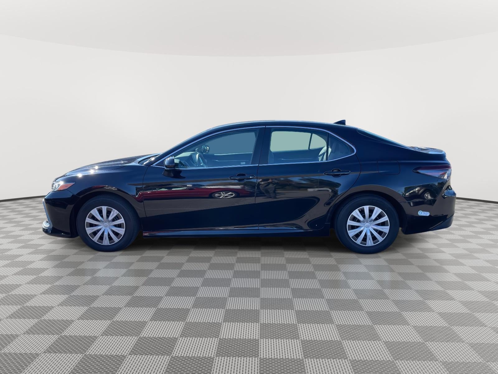 2022 Toyota Camry Hybrid LE