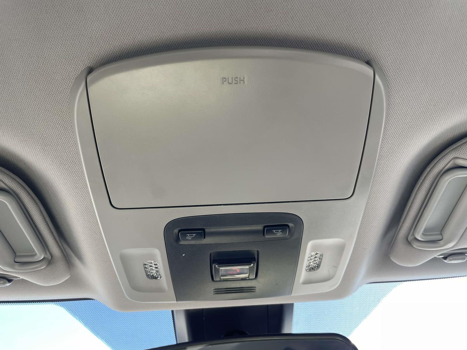 2022 Toyota Camry Hybrid LE