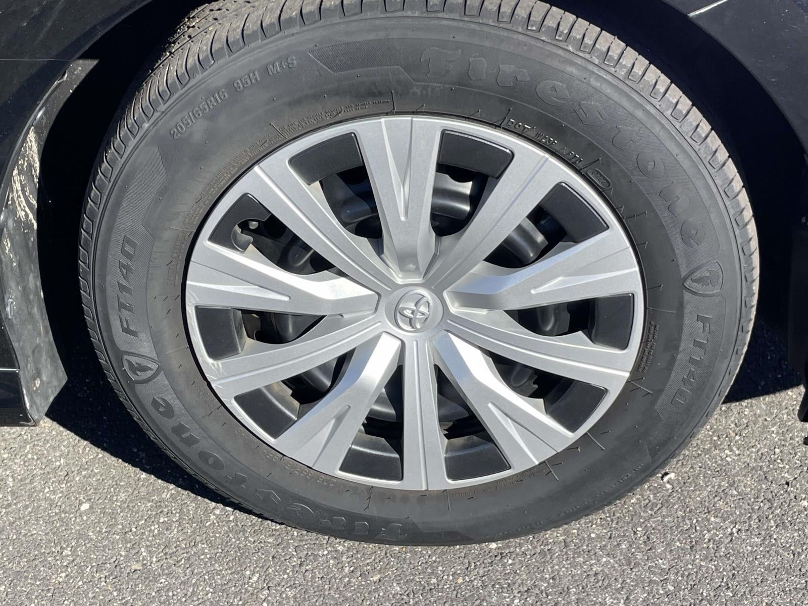 2022 Toyota Camry Hybrid LE