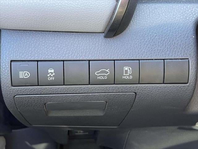 2022 Toyota Camry Hybrid LE