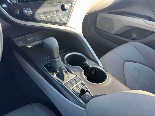 2022 Toyota Camry Hybrid LE