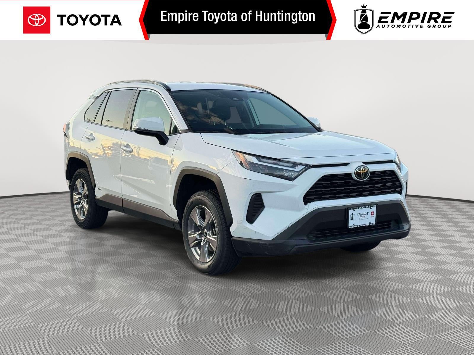 2025 Toyota RAV4 Hybrid XLE