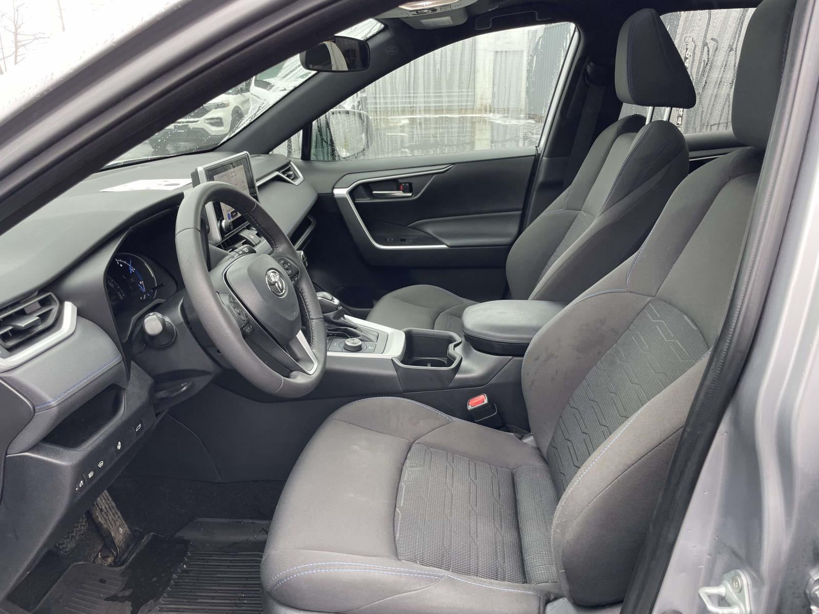 2023 Toyota RAV4 Hybrid SE