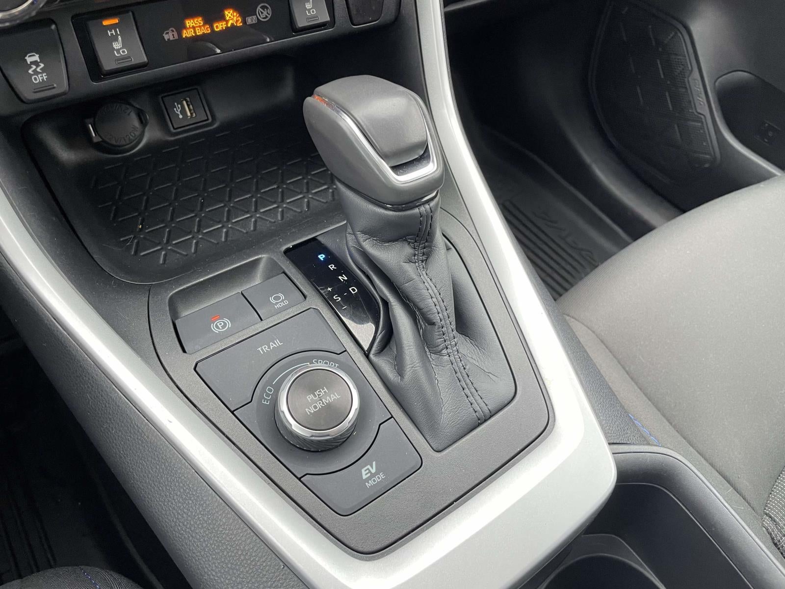 2023 Toyota RAV4 Hybrid SE