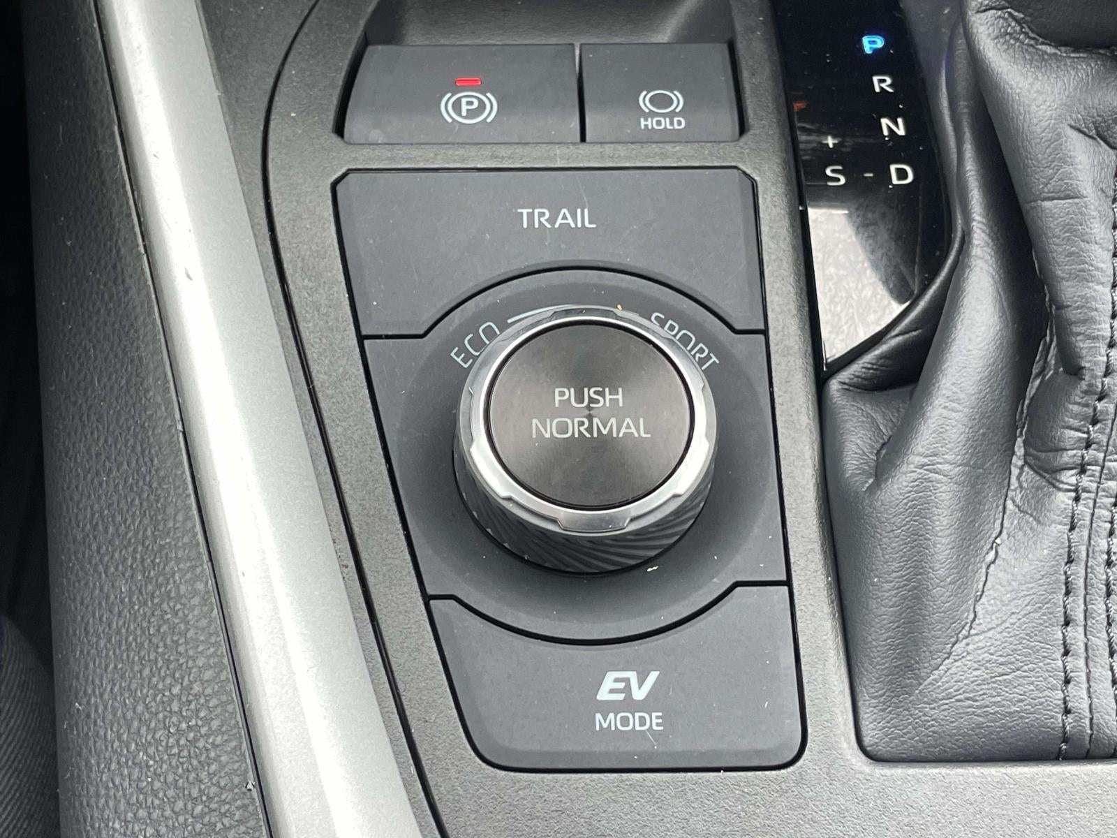 2023 Toyota RAV4 Hybrid SE