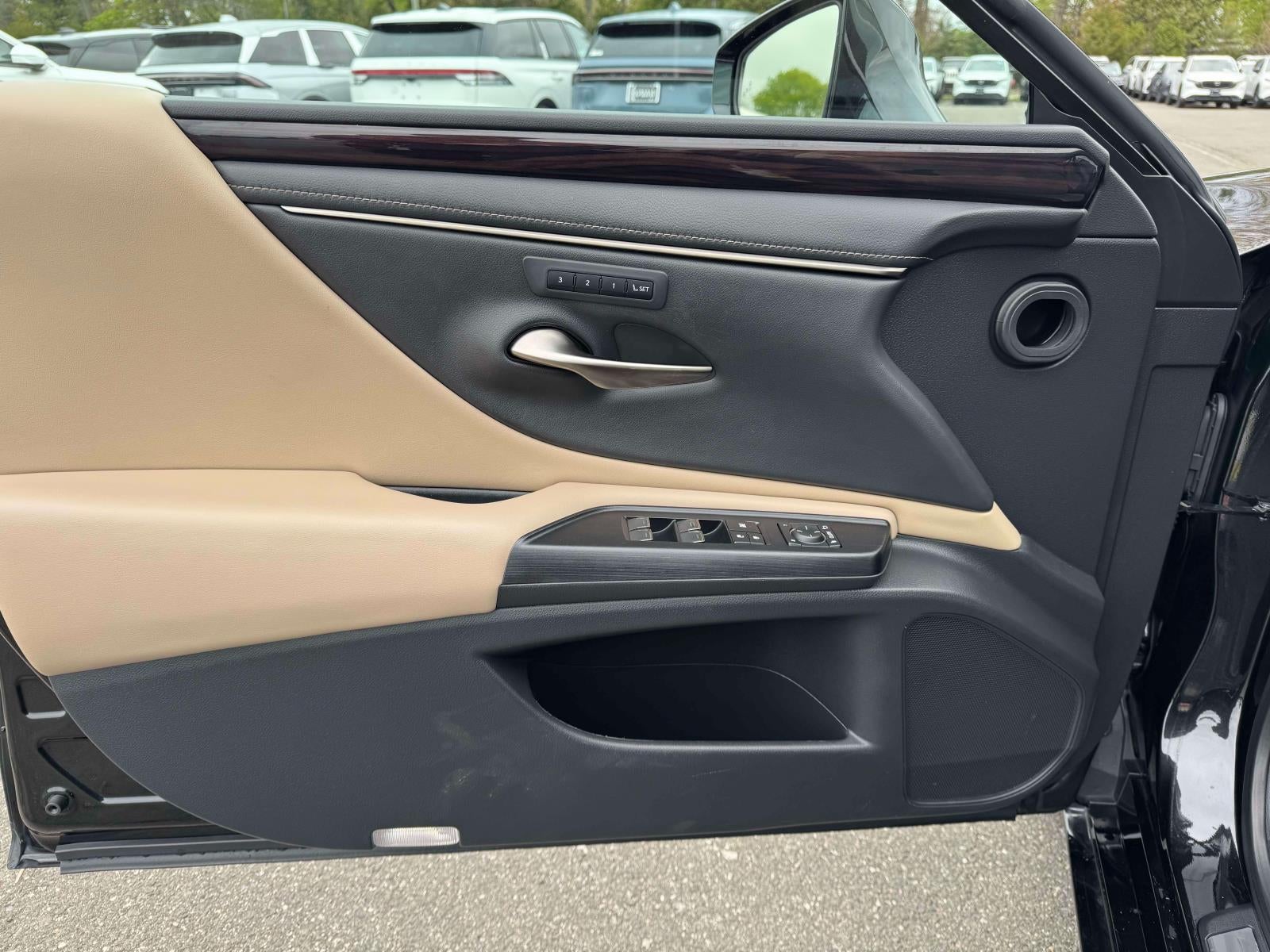 2021 Lexus ES 300h 300h